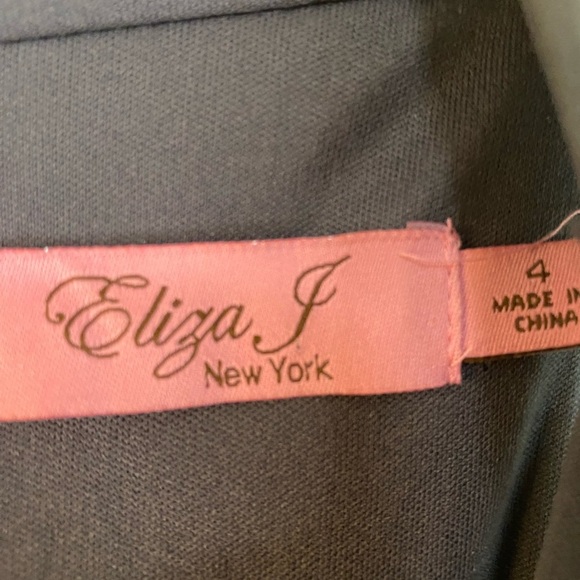 Eliza J Formal Long Dress Gray Sleeveless V-Neck Glam Gown Brooch Detail Size 4 - Picture 9 of 10